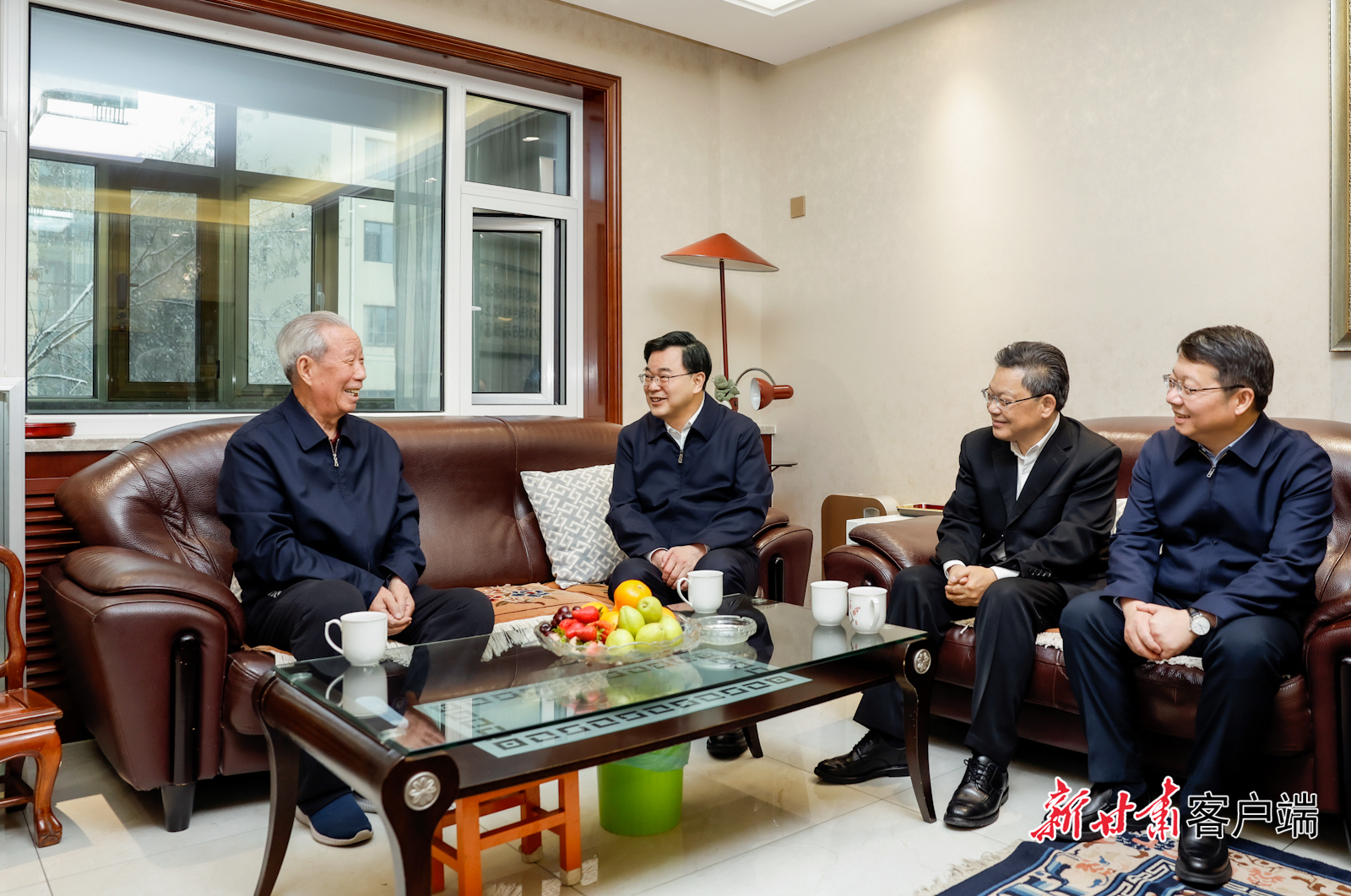 新春佳节即将到来之际，省委书记、省人大常委会主任胡昌升，省委副书记、省长任振鹤1月24日在兰州看望慰问了正省级老同志陈学亨，代表省委、省政府向老同志致以节日问候和美好祝福，感谢老同志为甘肃经济社会发展作出的重要贡献。新甘肃&middot;甘肃日报记者　孟捷