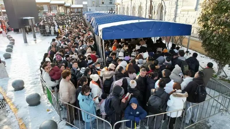 客流量超十萬人次！雪后的廬山仙境人氣爆棚