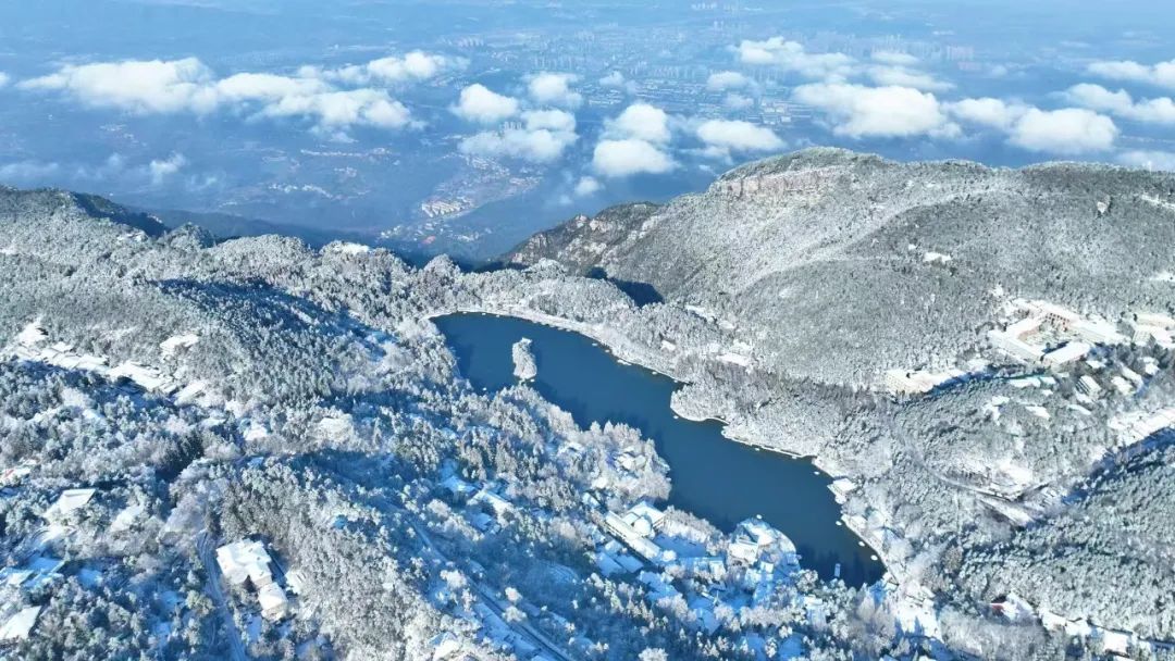 客流量超十萬人次！雪后的廬山仙境人氣爆棚