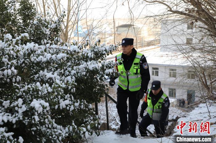 (新春走基层)石太铁路上的春运守护者