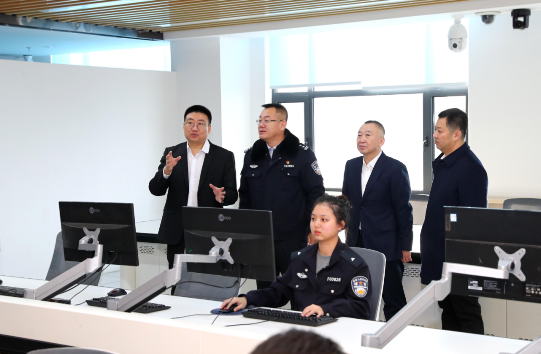 春节前夕,丁慧东走访慰问一线工作人员凤凰网长春_凤凰网