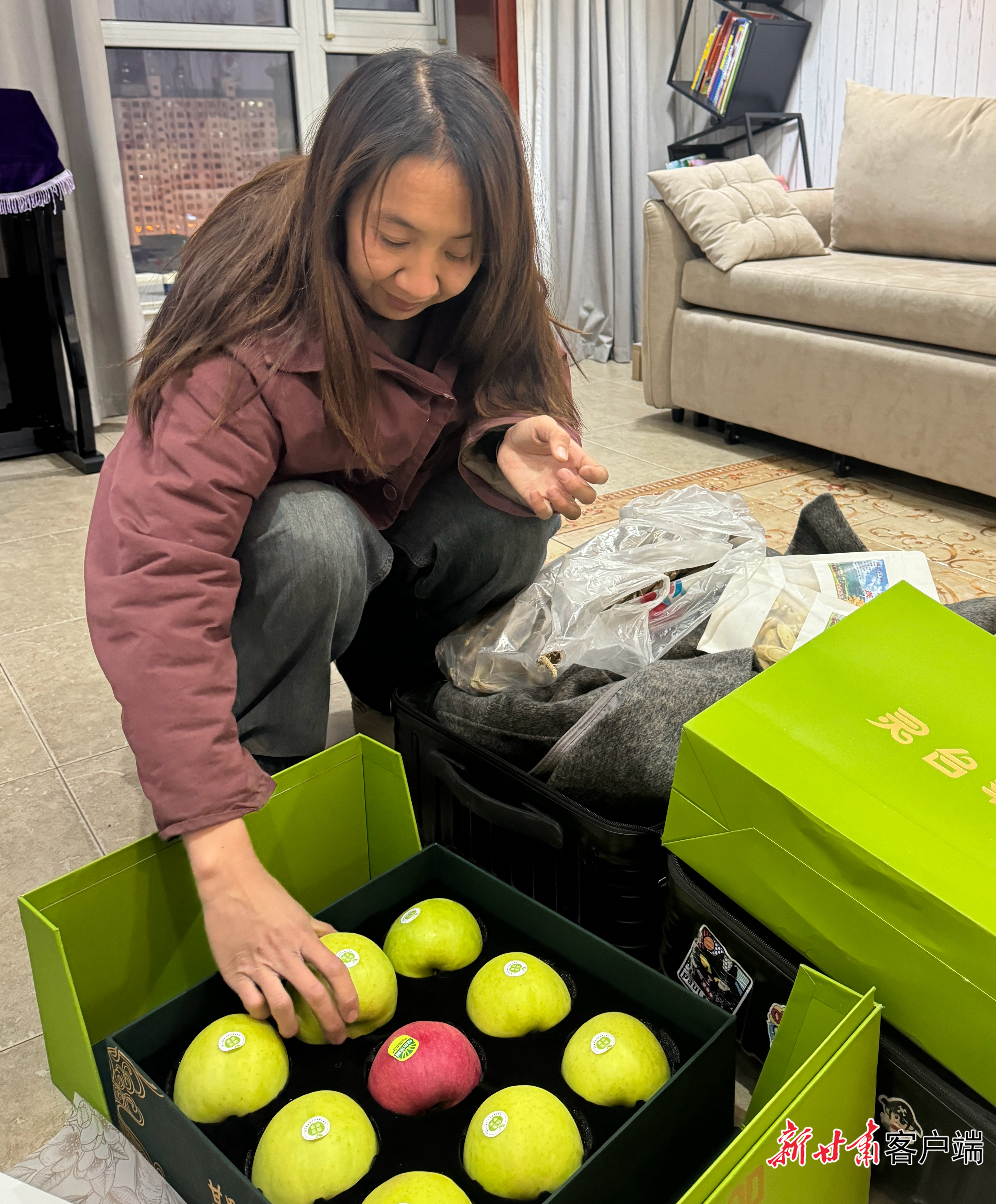 黄婉琳回娘家前准备特产