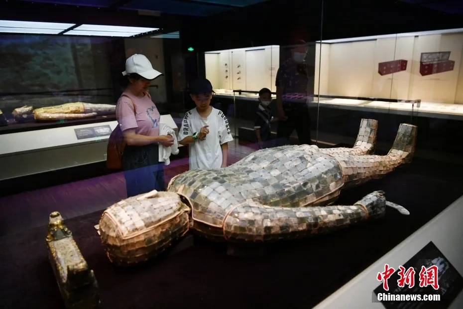 中山靖王刘胜金缕玉衣。中新网记者 翟羽佳 摄