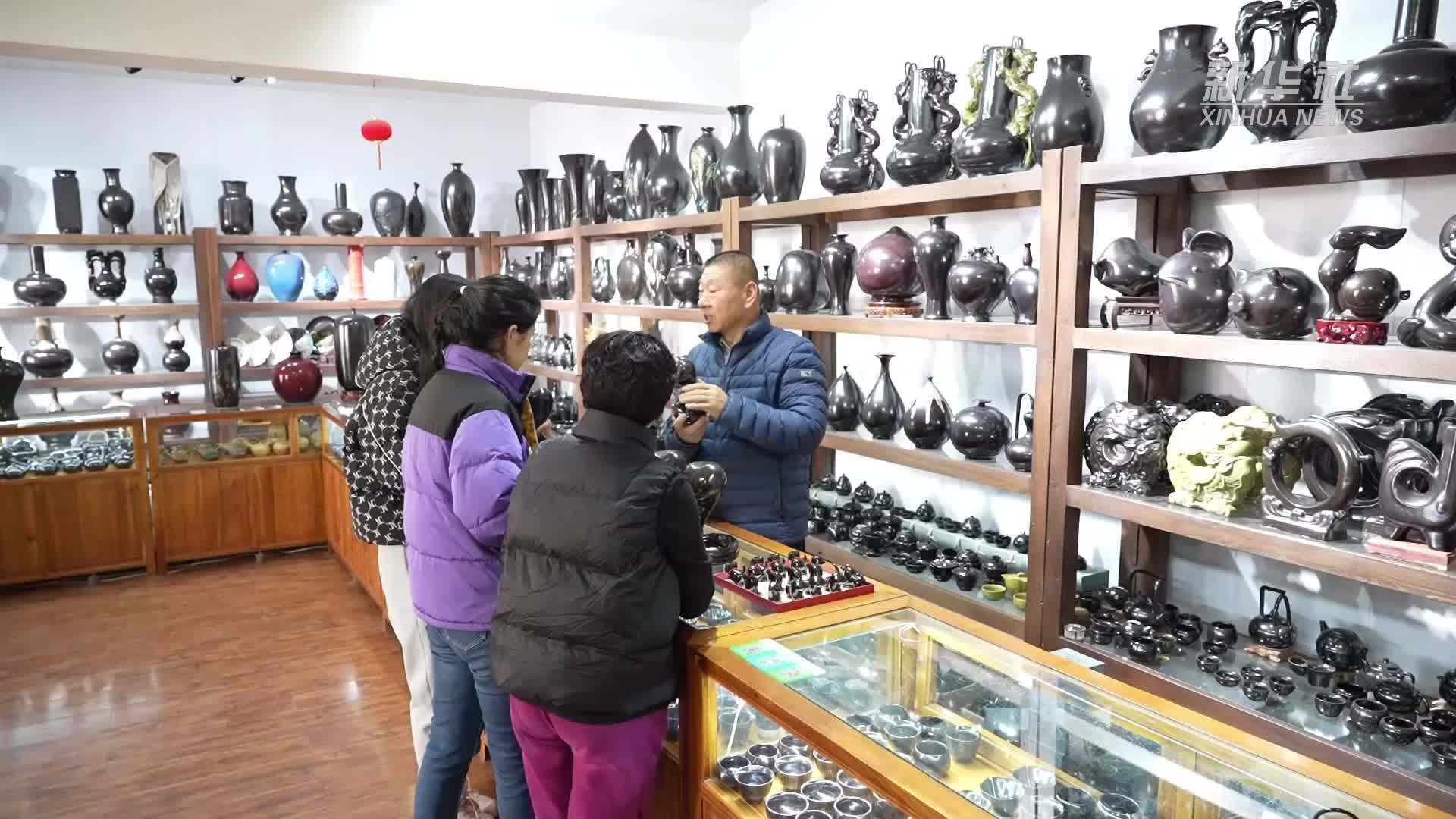 新春走基层｜山东淄博：非遗大师齐献技 蛇年文创闹新春