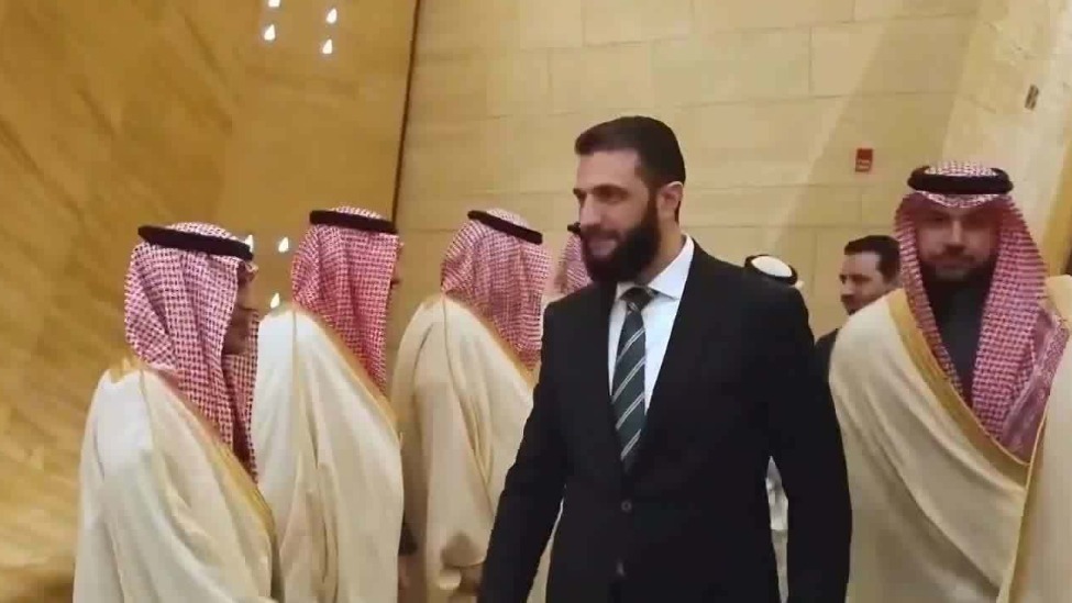 叙利亚过渡总统抵达沙特开启首次外访