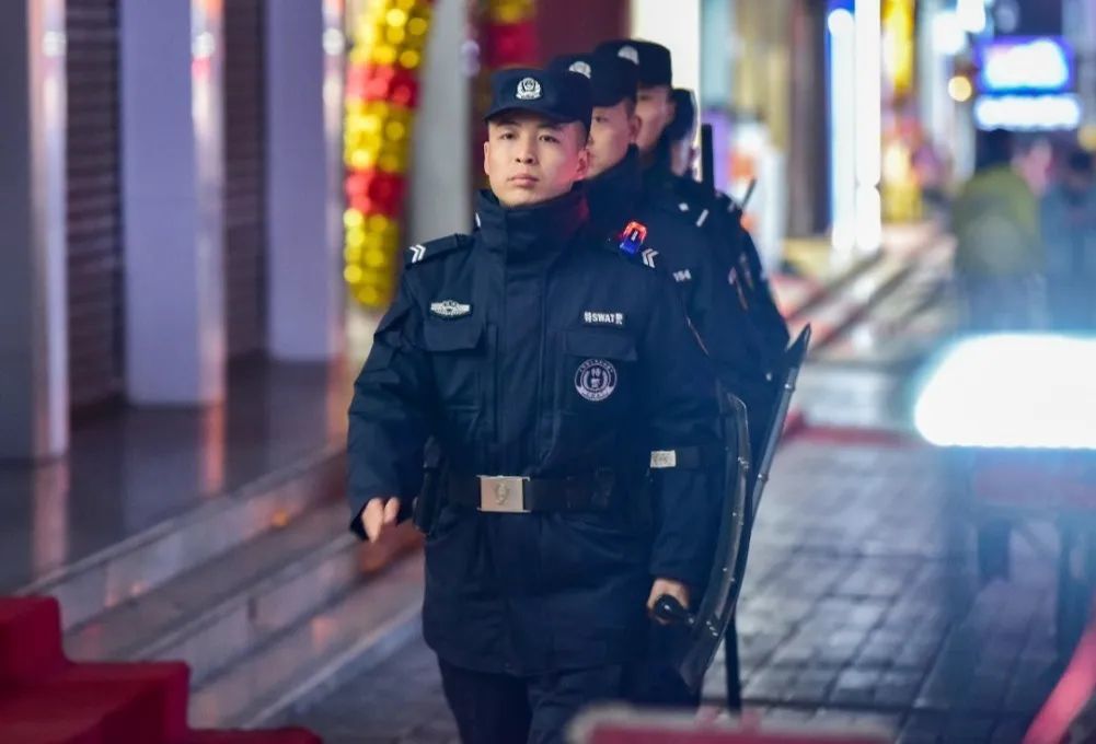 春节我在岗守护在路上　华亭最美“警”色安全感拉满