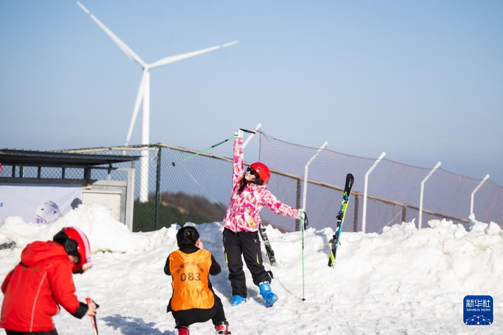 湖北冰雪运动“滑出”经济增长新动力(图2)