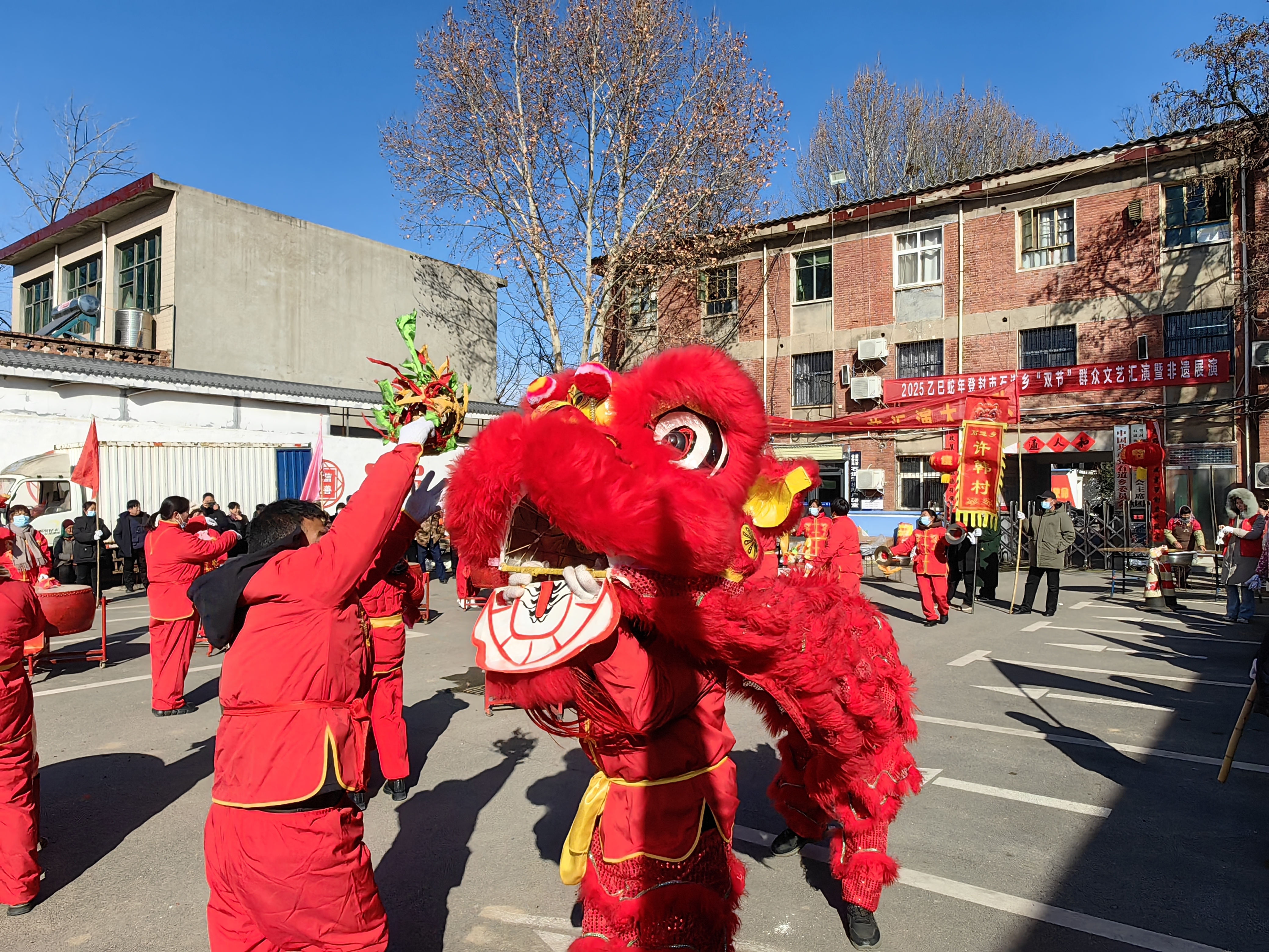 登封市石道乡：锣鼓喧天迎新岁 非遗展演庆华年