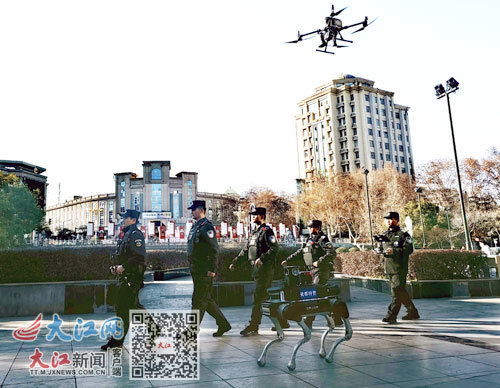 警用“机器狗+无人机”联动巡逻 (图/受访单位提供)