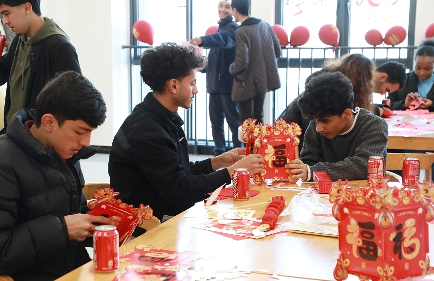 江西科技学院留学生欢庆中国年