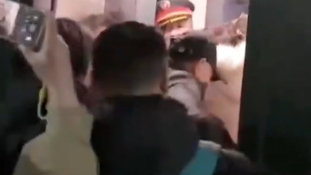 旅客称返程高峰有票无法上车，车站：很多人“买短乘长”致火车超员