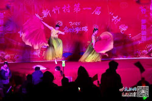 1月26日，宜春市万载县高村镇新竹村举办“村晚”。大江网视觉江西邓龙华摄