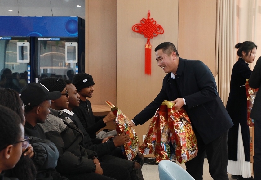 江西科技学院留学生欢庆中国年