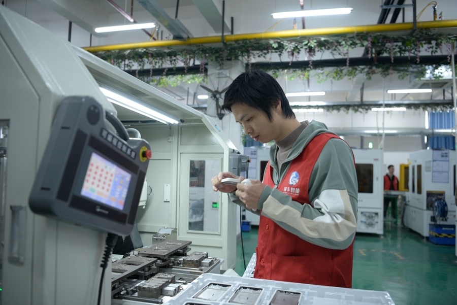 宁都：节后返岗复工生产忙（图）