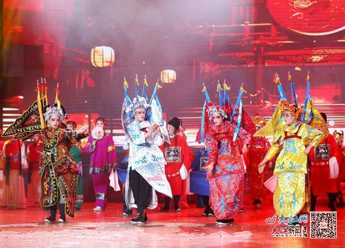 1月23日，分宜县百姓春节联欢晚会在县文化中心影剧院激情上演。大江网视觉江西袁建兵摄