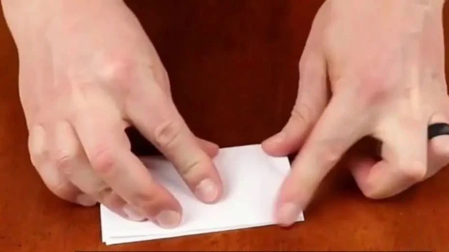 一张纸对折的次数不能超过七次？一张纸到底可以折叠多少次？