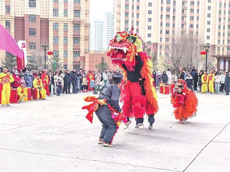 舞狮表演　兰州新区报记者　史晓峰　摄