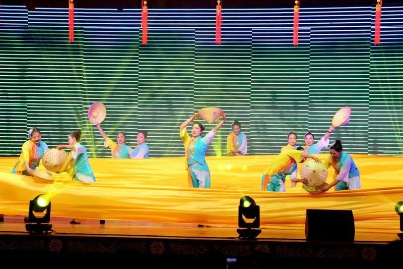 肃州区银达镇“村晚”节目异彩纷呈