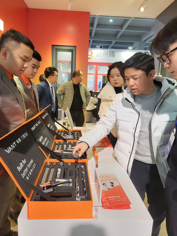 第九届江西(安义)铝型材及门窗博览会举行：“铝”展风采 “门”开新途