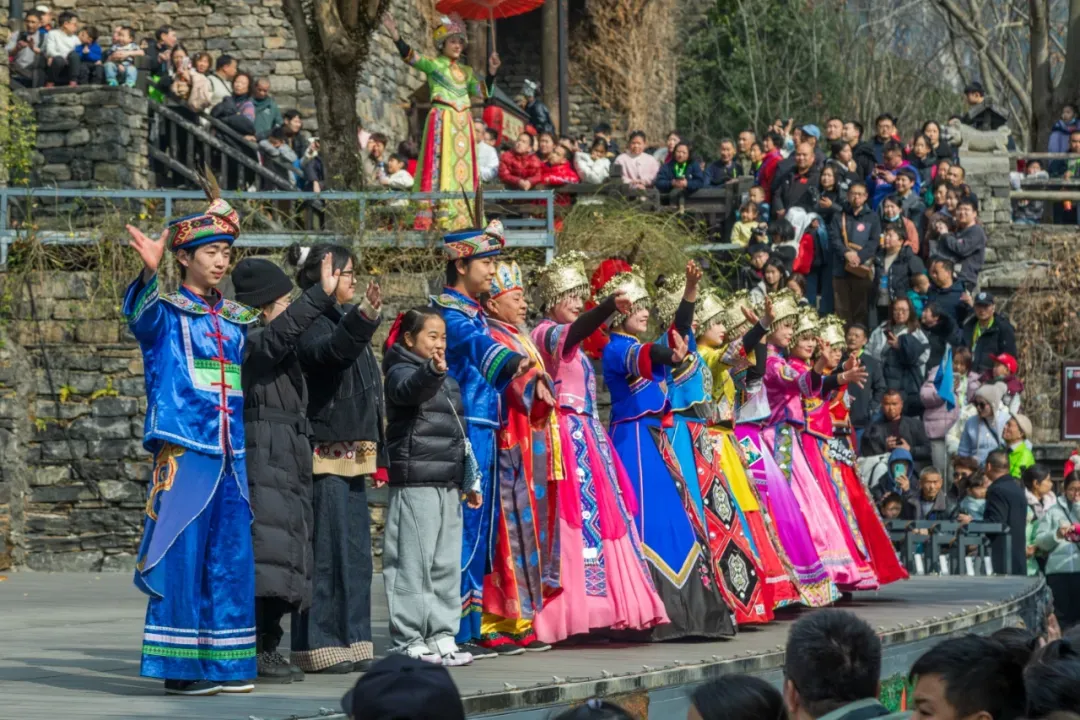 三峡人家传统文化表演受到游客热捧