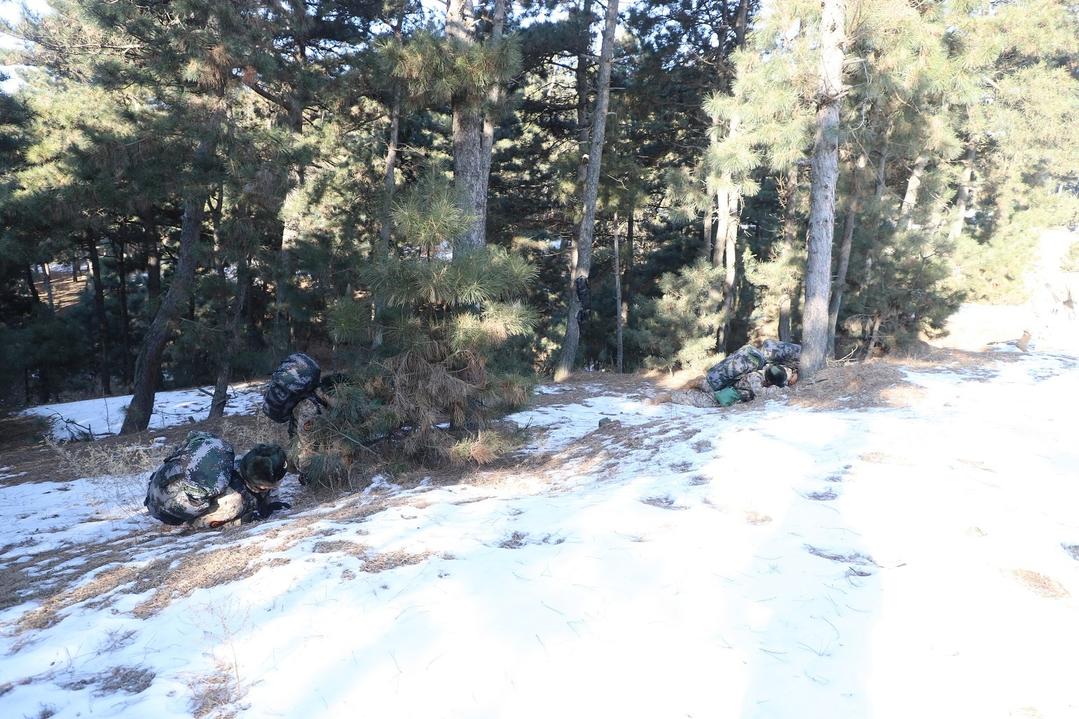 疏散隐蔽训练（央广网发 公主岭市委宣传部供图）