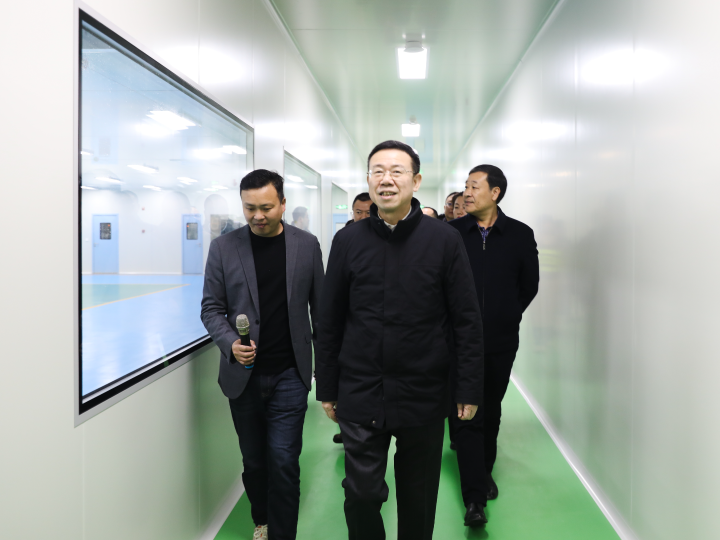 巴南区委书记何友生：全力以赴抓好工商贸企业发展(图2)
