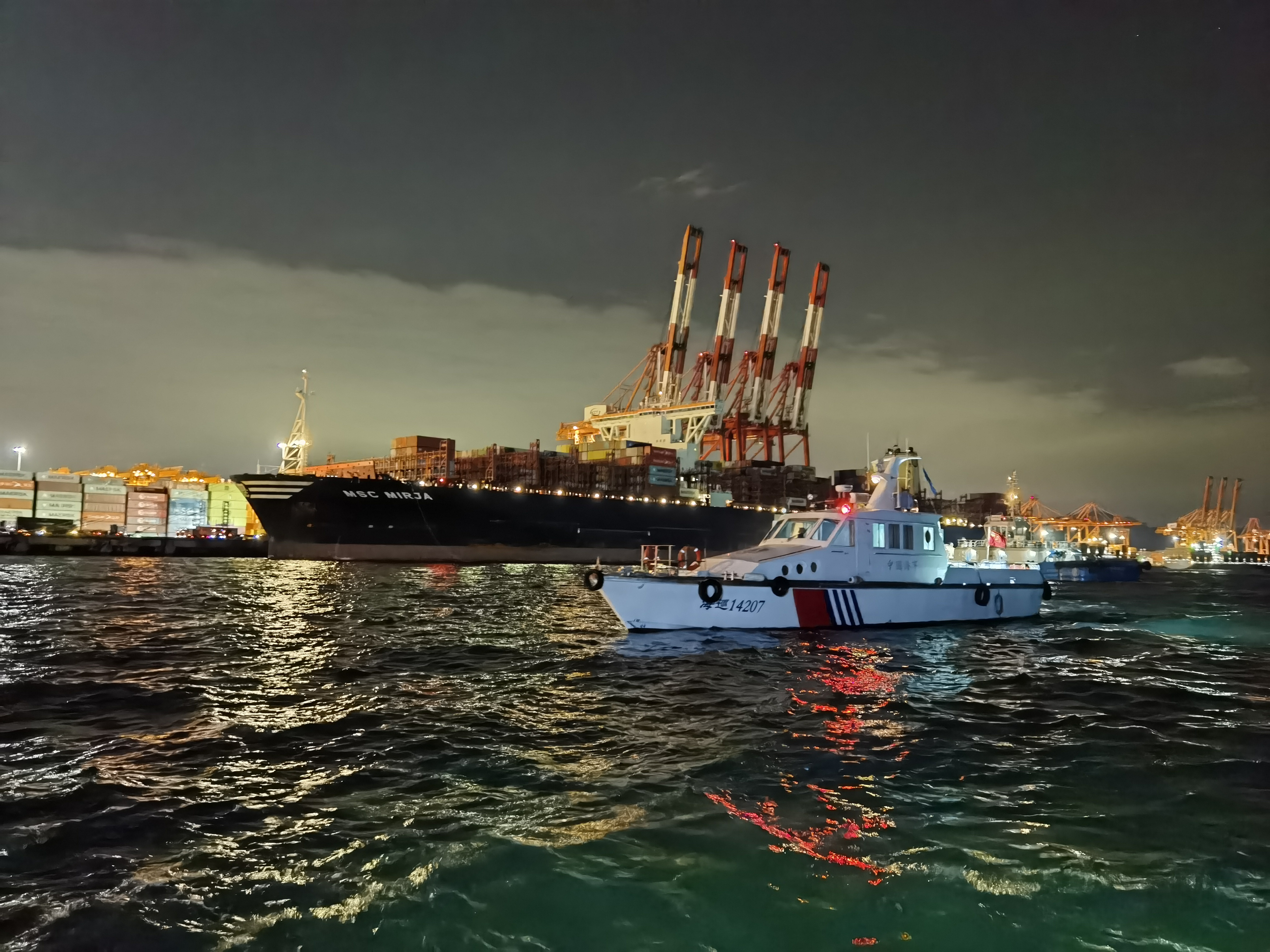 “爆单”!深圳南山港区码头迎来生产“开门红”