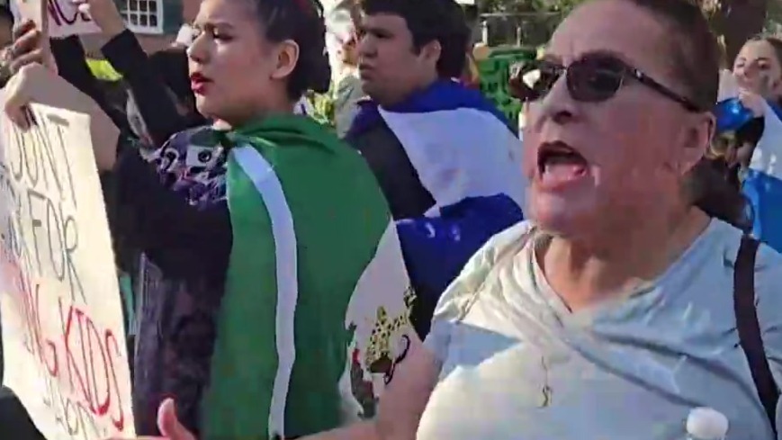 美多地游行示威反对特朗普移民政策