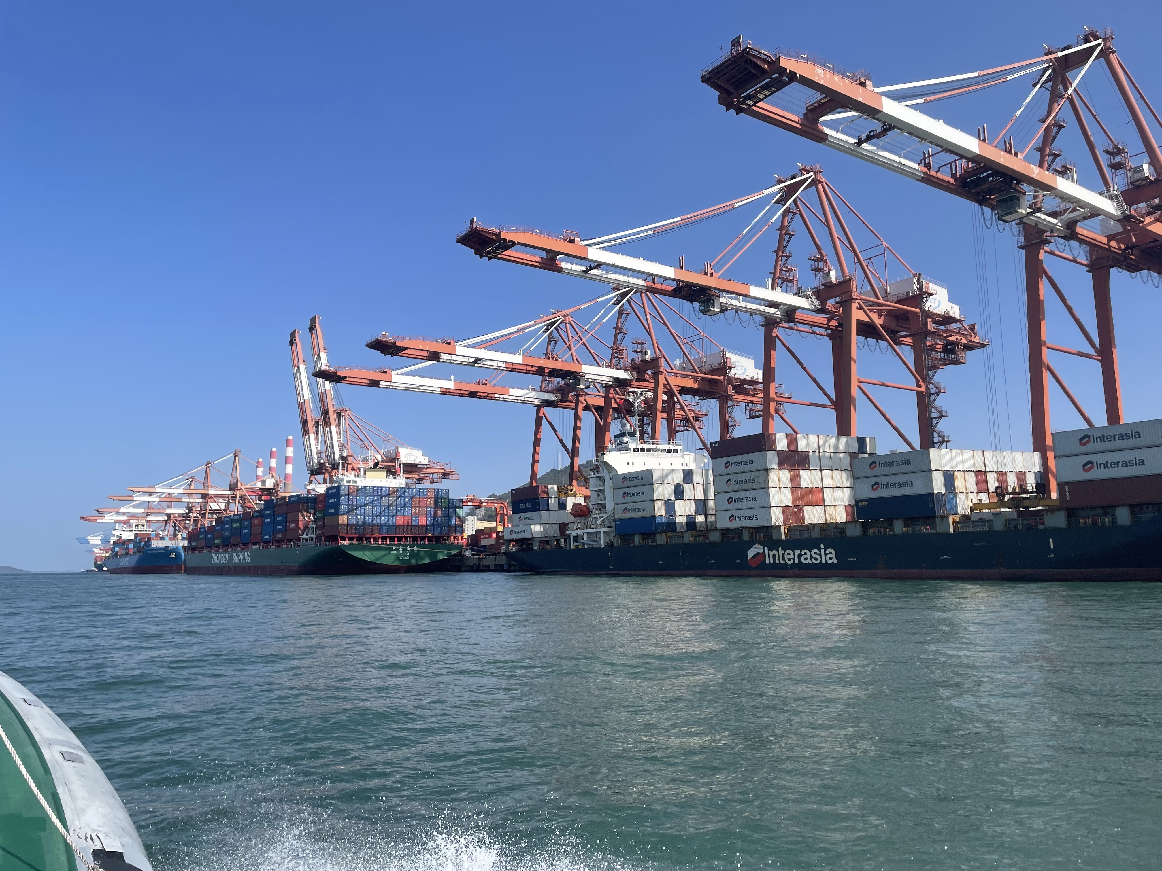 “爆单”!深圳南山港区码头迎来生产“开门红”