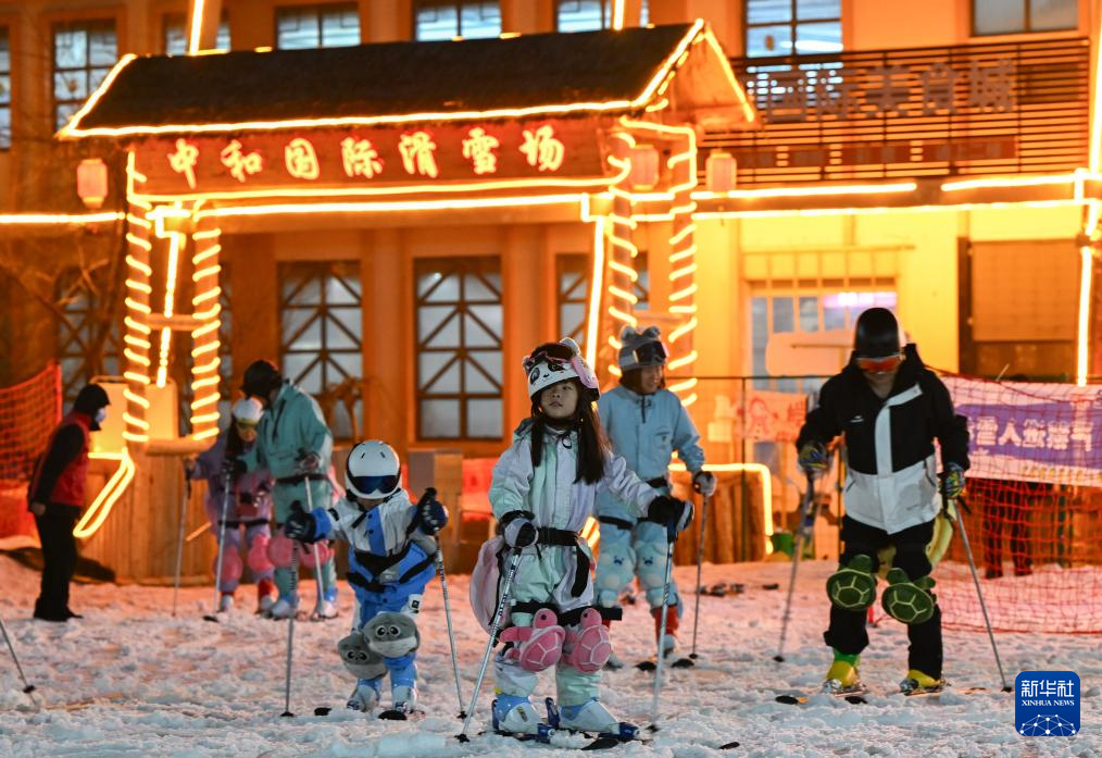 湖北冰雪运动“滑出”经济增长新动力(图16)
