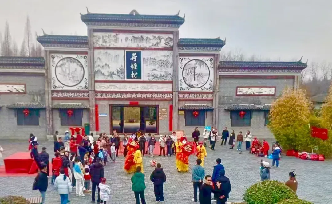 水乡古韵贺新岁,福满新春乐团圆 !2025年春节期间梦里水乡特别推出“情韵水乡 欢乐过大年”活动