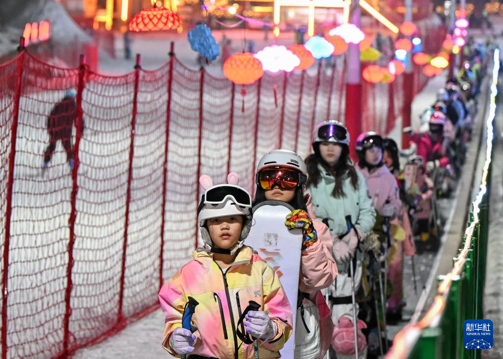湖北冰雪运动“滑出”经济增长新动力(图17)