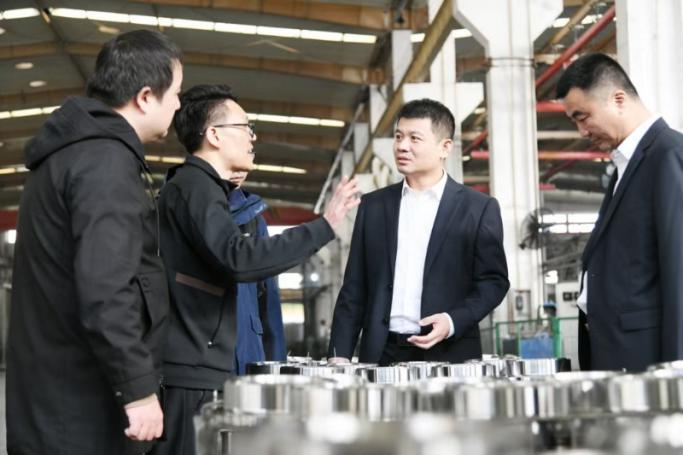 （工行济宁分行在企业车间走访调研）