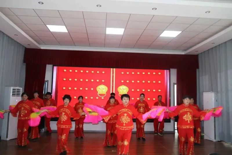 肃州区丰乐镇迎新春“村晚”节目现场