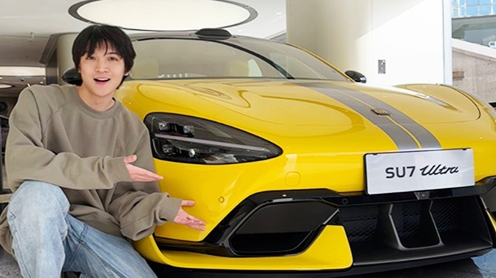 小米SU7 Ultra 到店实拍：外观细节和内饰设计一睹为快