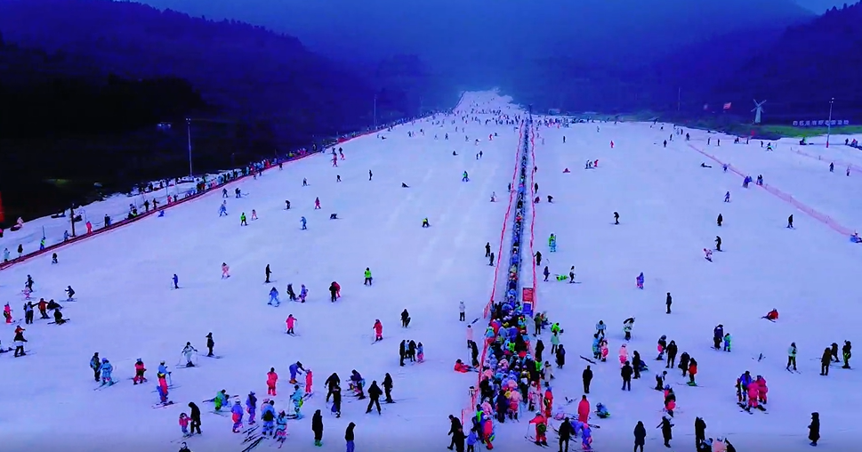 图片来源:济南卧虎山滑雪场