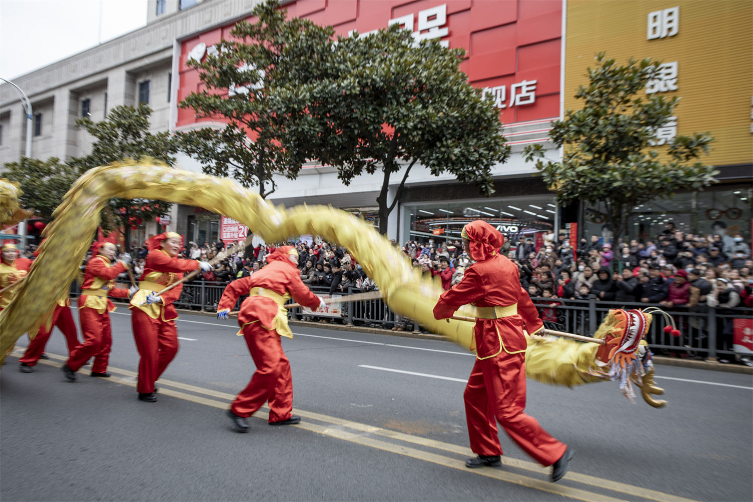 全城沸腾！余姚街头这场“非遗盛宴”让姚城元宵年味拉满！