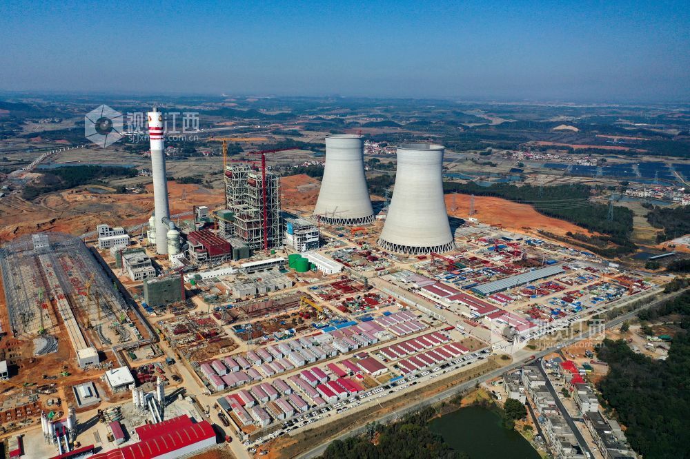 2025年2月9日，位于江西省宜春市上高县的江西赣能上高2&times;1000MW清洁煤电项目建设现场，施工人员抢抓时间紧张有序地忙碌着，预计今年五月并网发电。