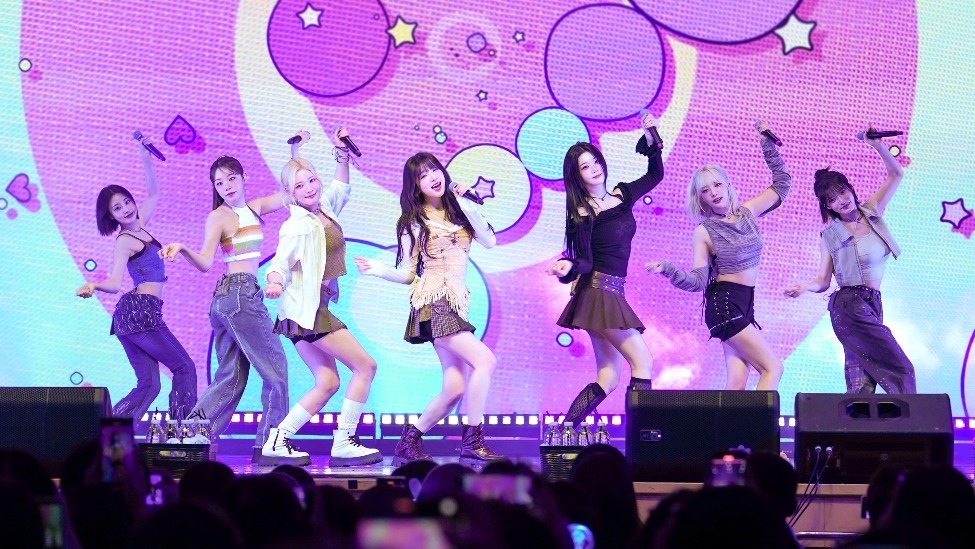 Billlie的第一次世界巡演在香港闪亮开场，震撼的现场演唱与舞蹈令人惊叹封面图