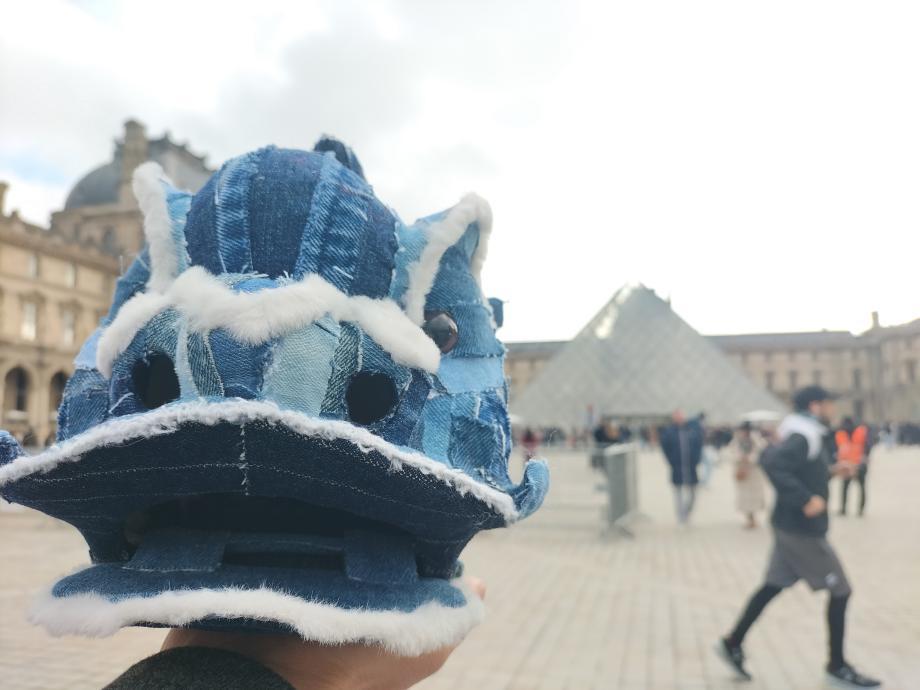 南海西樵牛仔文创狮子头闪耀法国卢浮宫，人文经济迈向国际舞台