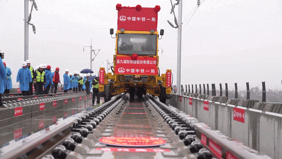昌九高铁先行开通段铺轨贯通 南昌东站正式接入京港高铁昌赣段