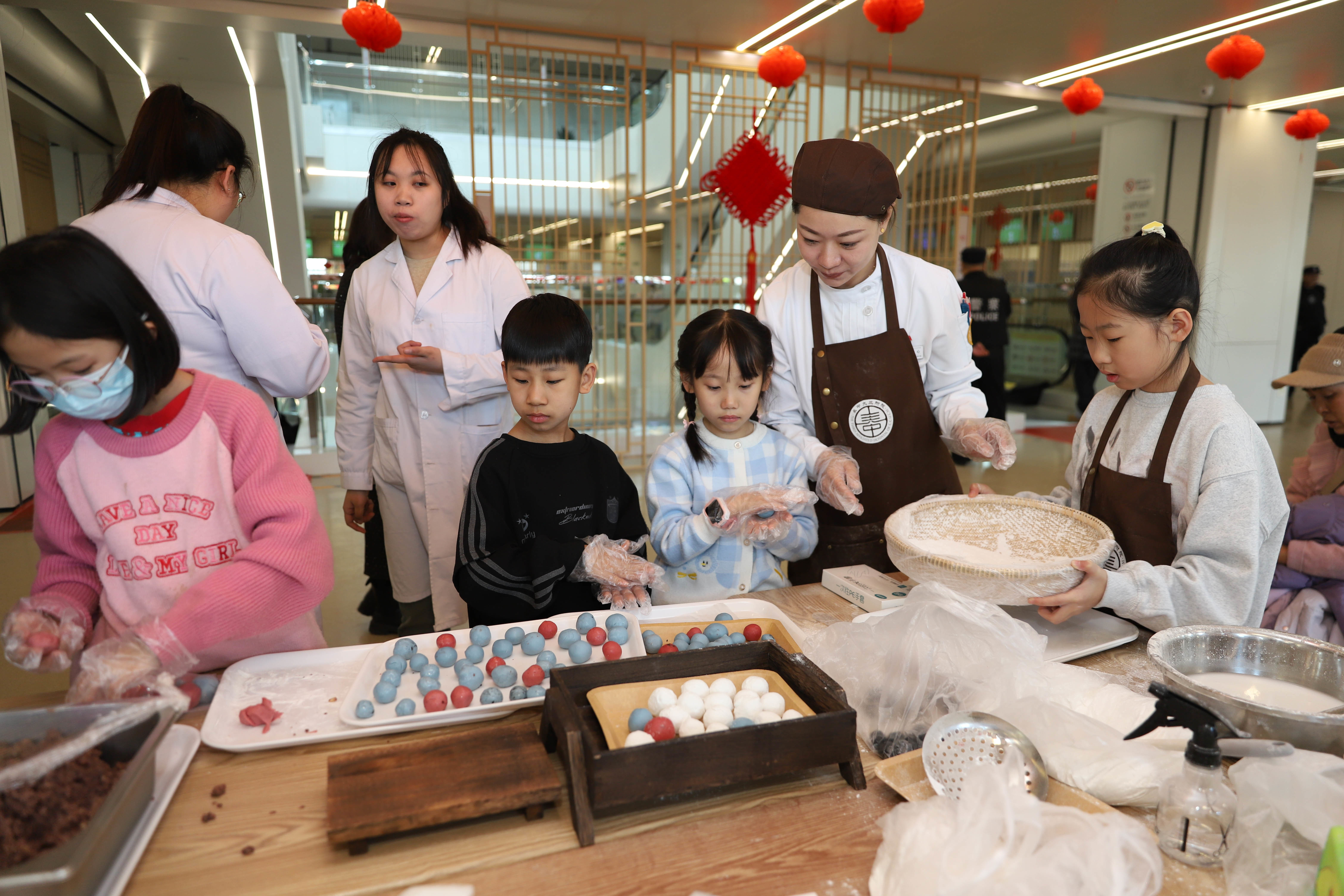 长春中医药大学附属第三临床医院元宵游 “院”会 中医药文化与健康新程共绽华彩