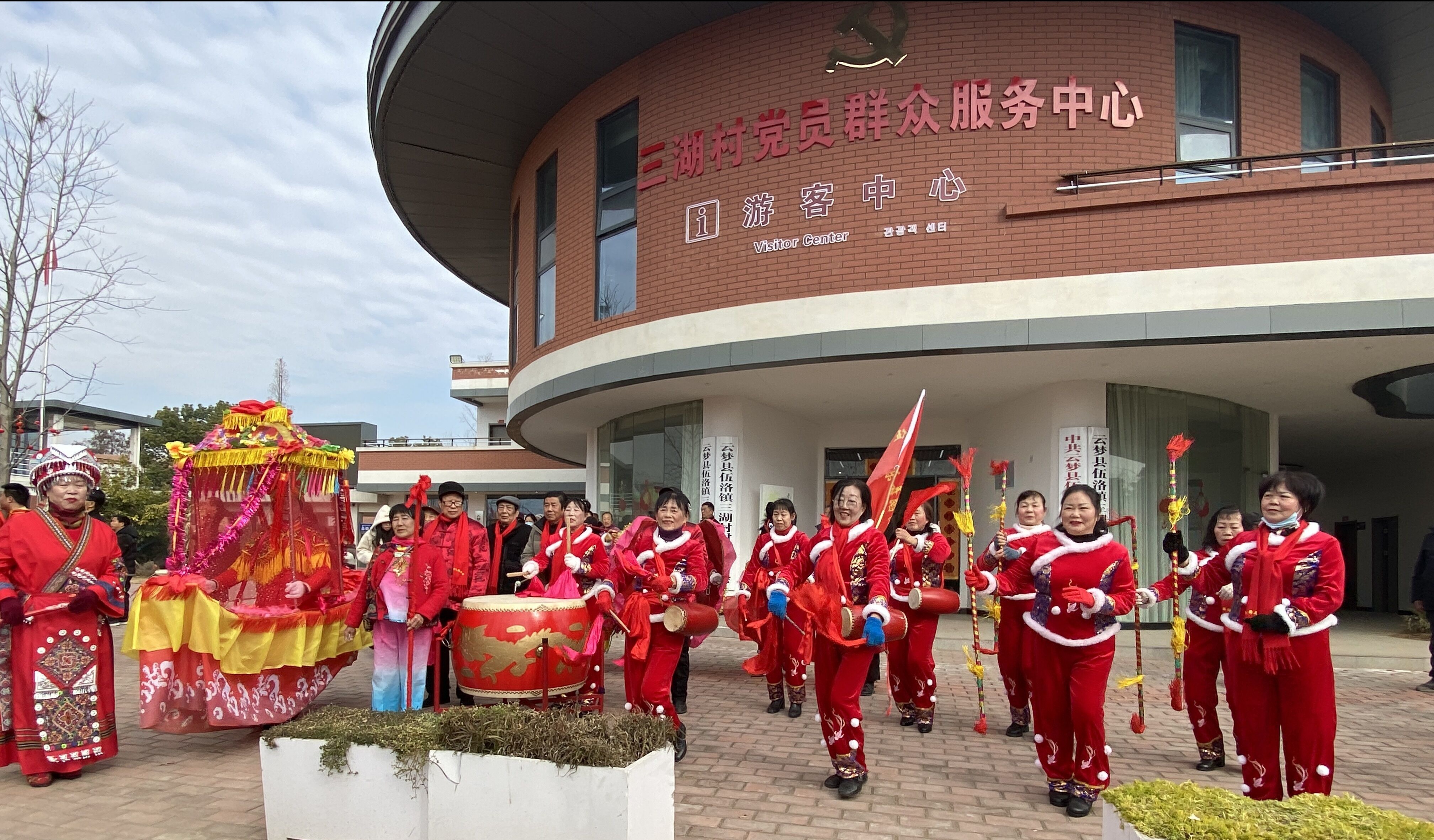 元宵非遗闹新春 云梦龙舞喧天上演“稀世珍宝”