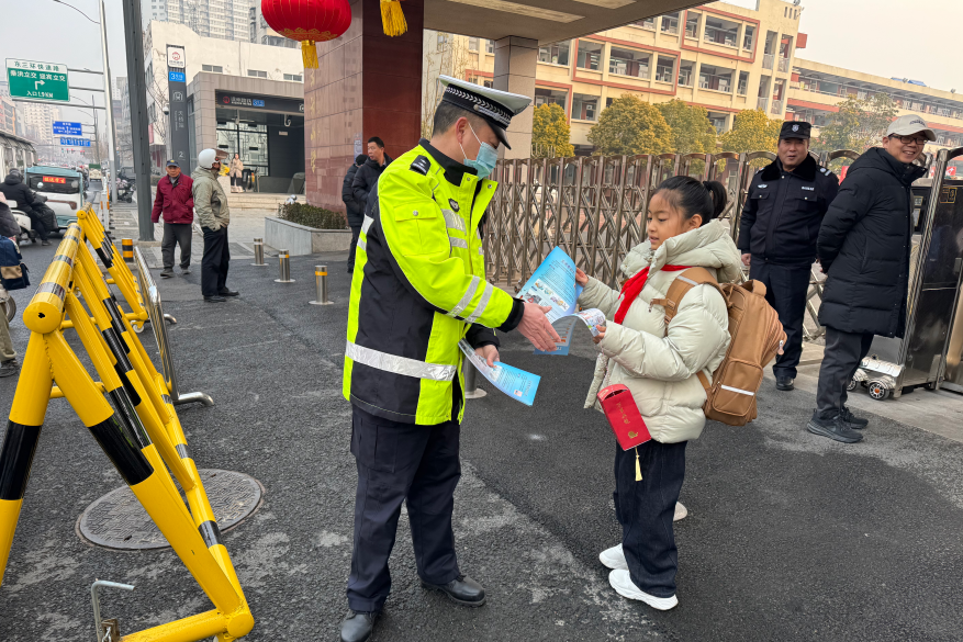 “护学模式”开启！徐州做实做好“交通安全开学第一课”