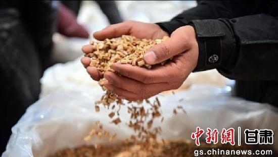 图为甘肃省定西市陇西县中药材交易市场