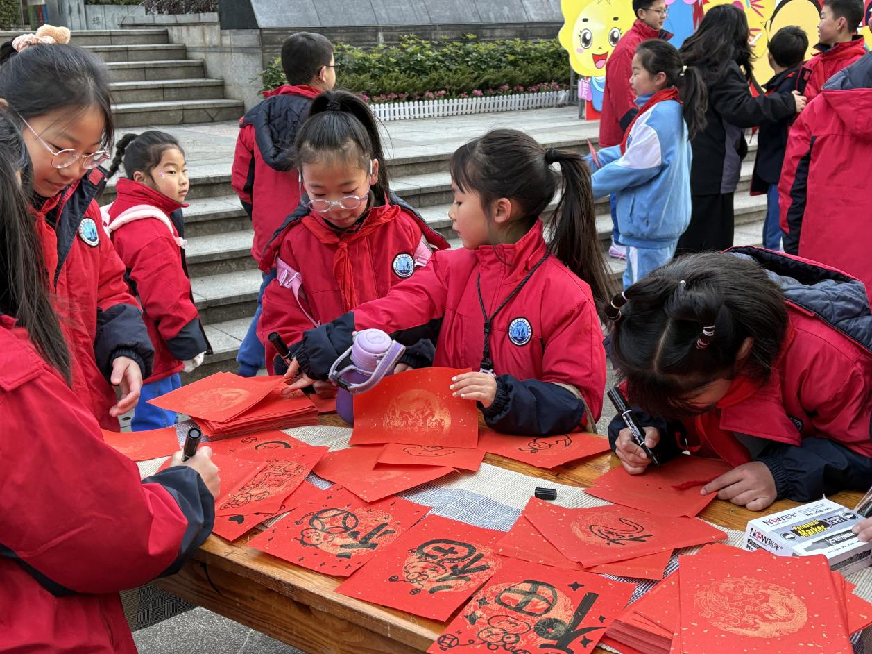 长沙市实验小学梅溪湖学校举行2025年春季开学报到日暨开学典礼