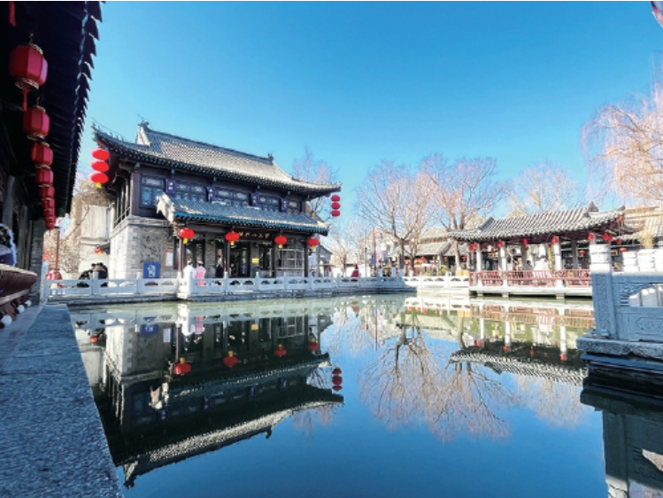 济南明府城水映蓝天景如画