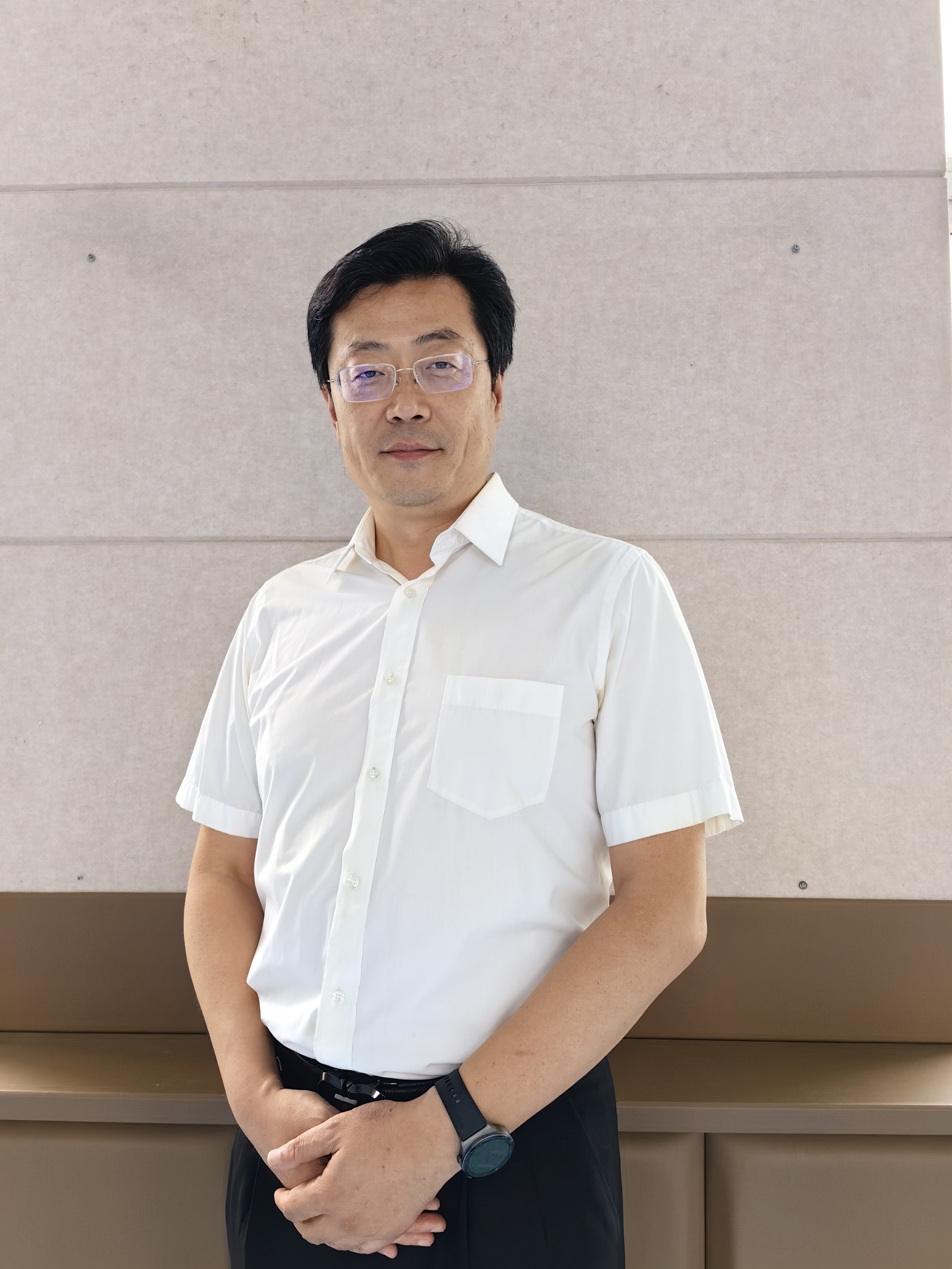 青岛大学路小学校长 安晓兵
