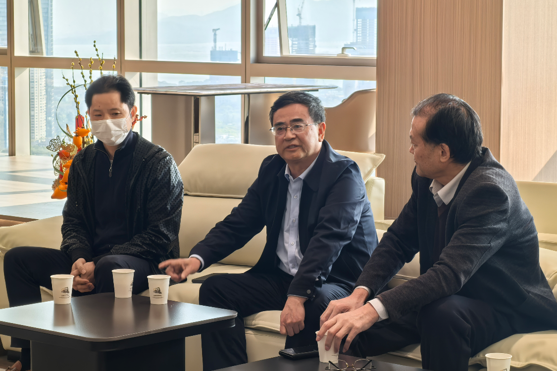 图：西南交通大学原药学院院长马超英教授