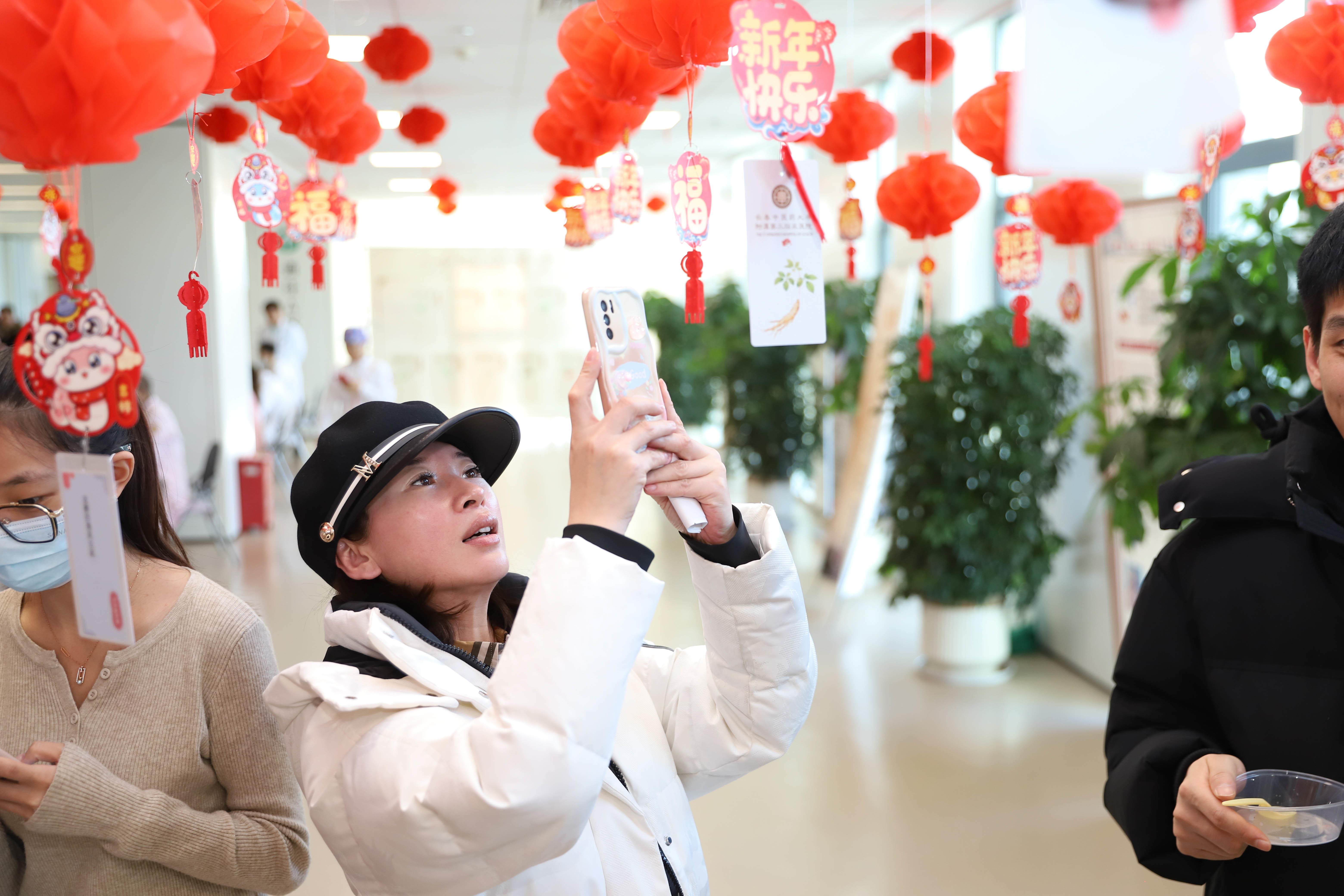 长春中医药大学附属第三临床医院元宵游 “院”会 中医药文化与健康新程共绽华彩